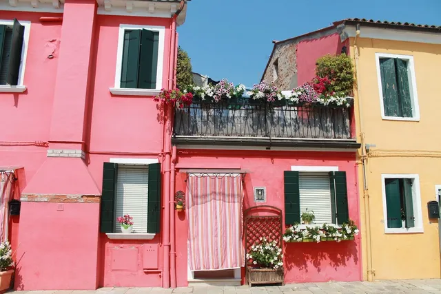 burano colourful houses